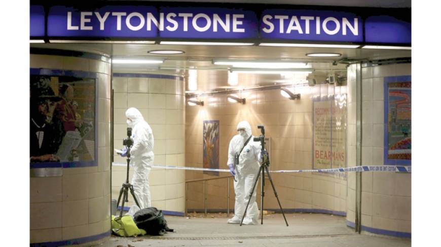 terrorincident:knifeattackerslashesmaninlondon